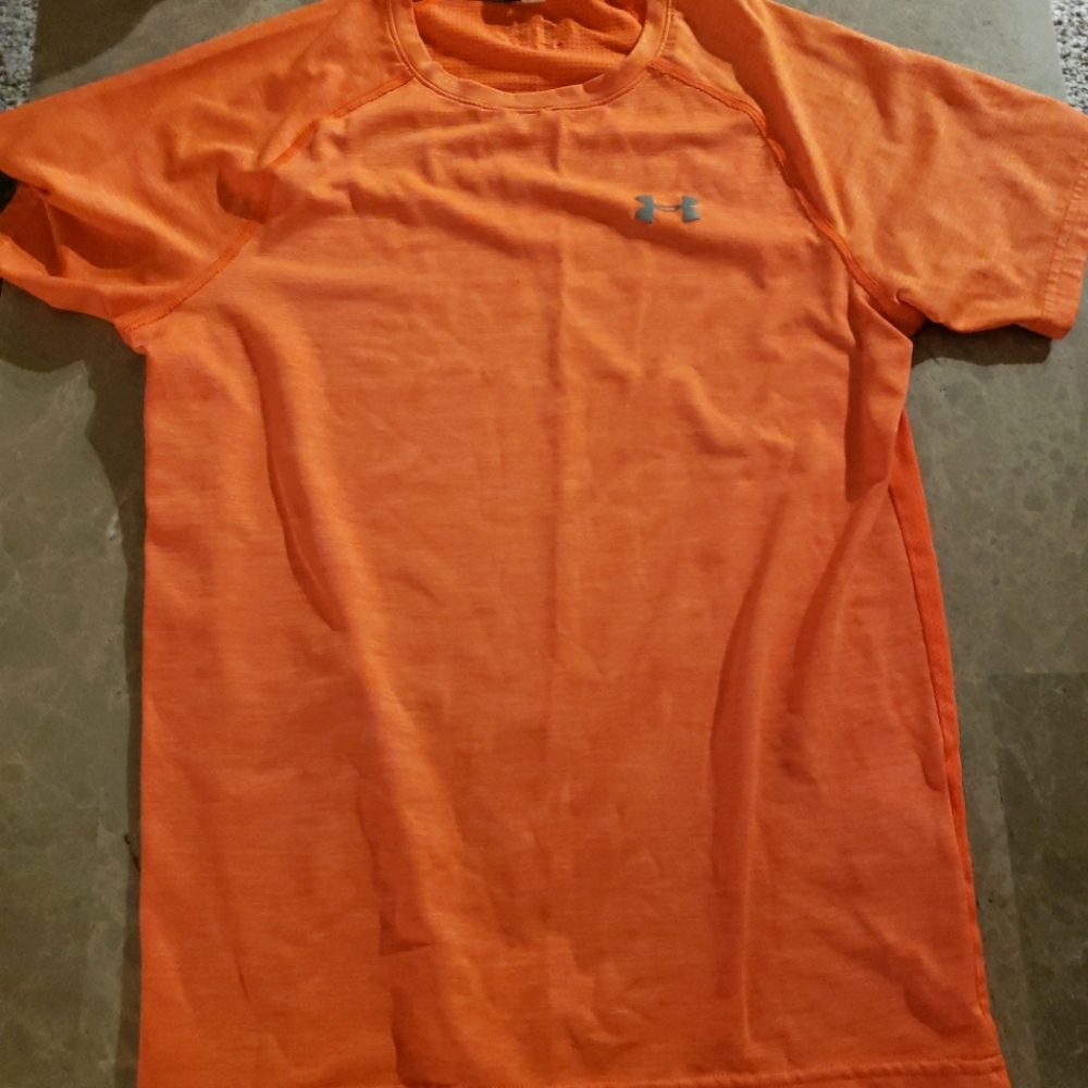 Mens under armour run workout shirt sz medium